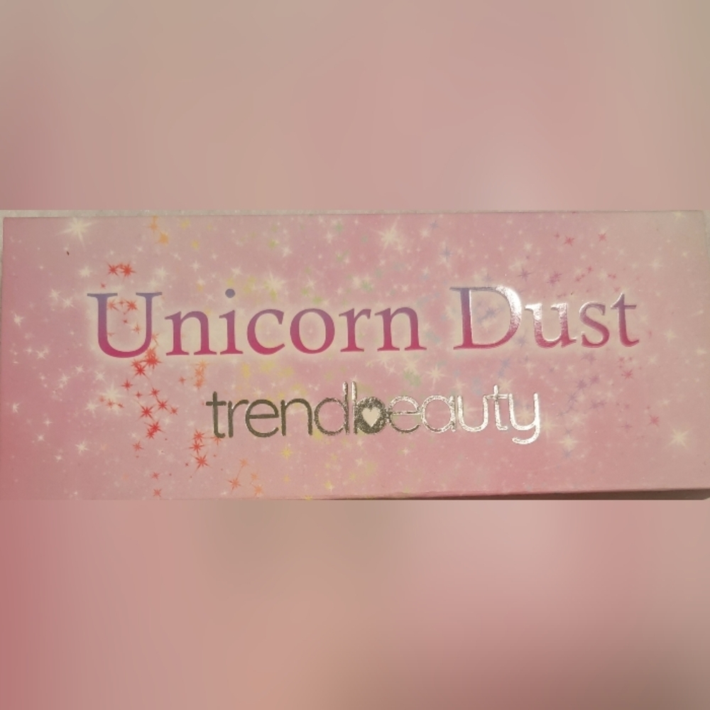 Unicorn Dust Trio Highlighter Palette by Trend Beauty
